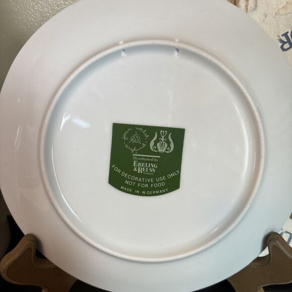 Christmas Boy Girl Dec 1966 Joan Walsh Anglund 7 3/4" Round Plate Preowned w/box - Picture 4 of 8